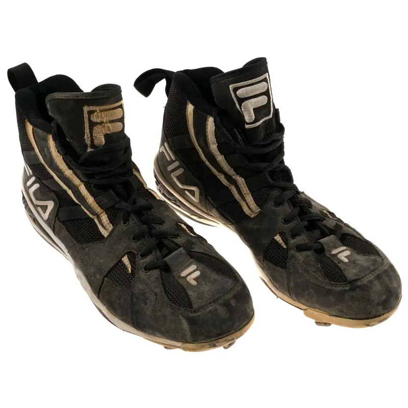Derek Jeter Signed 1996 Rookie Season Game Used Baseball Cleats MEARS COA RARE