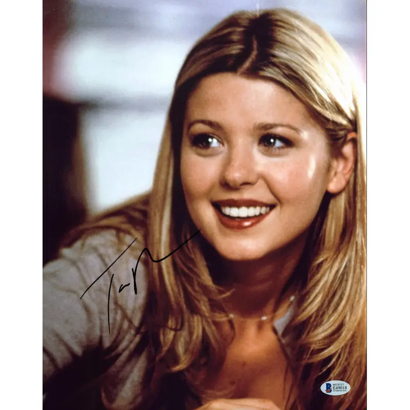 Tara Reid American Pie Sexy Authentic Signed 11x14 Photo Autographed BAS #E49018