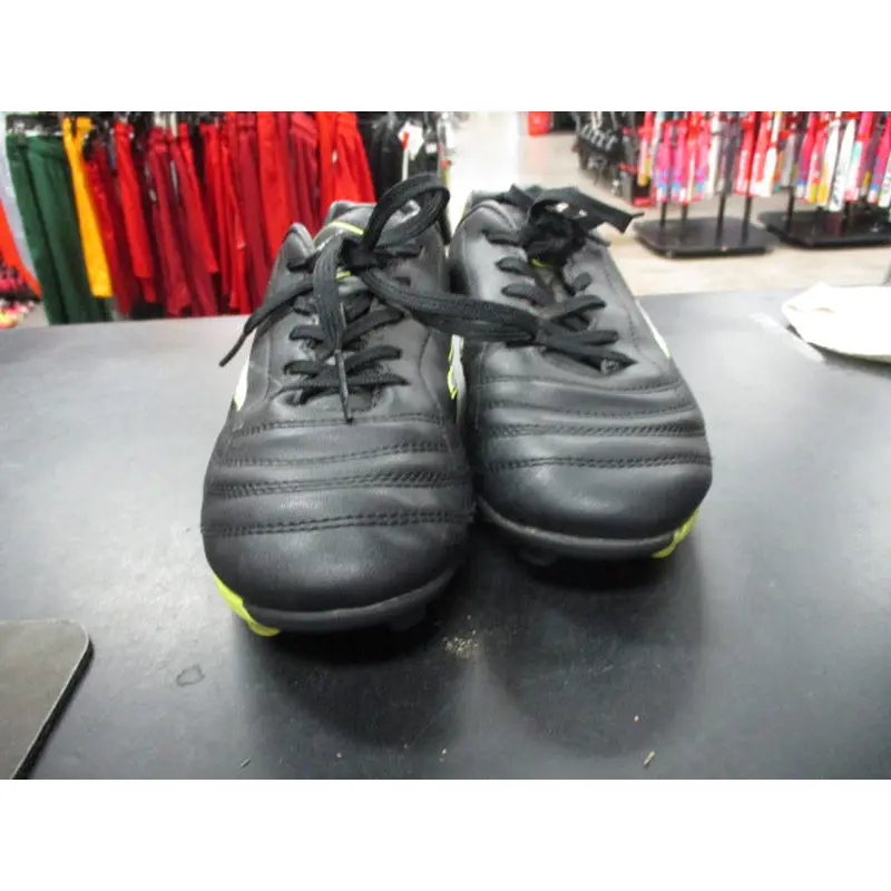 Used Joma Toledo Size 4 Soccer Cleats