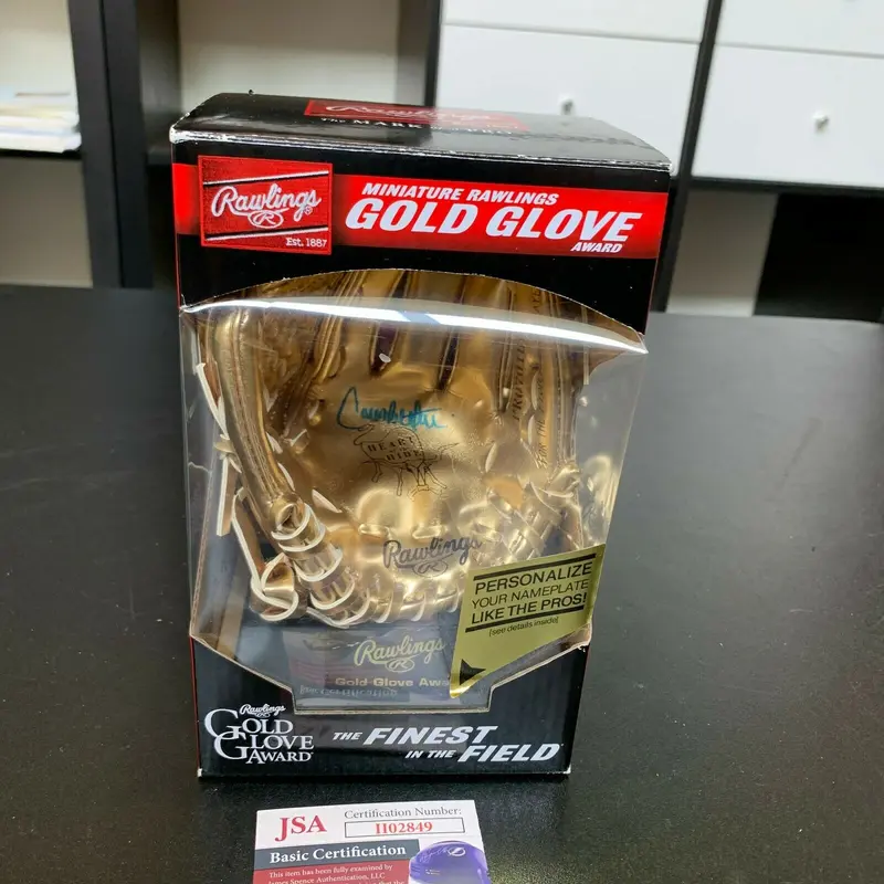 Carlos Beltran Signed Rawlings Gold Glove Award With JSA COA